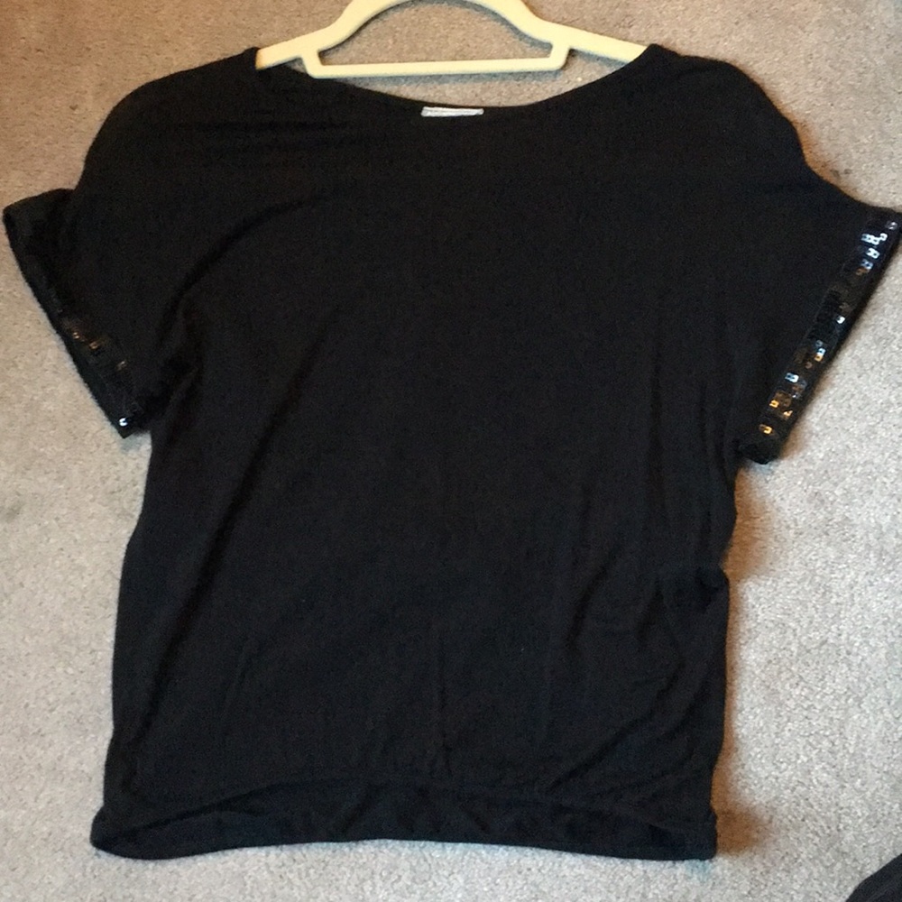 Black short sleeve top